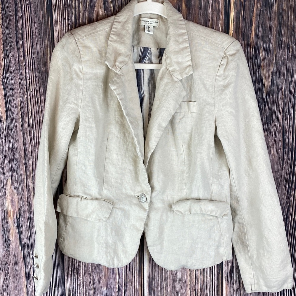 Woman’s Adrienne Vittadini 💯 Linen Cream Colored Jacket W/Anchor Details-Size M